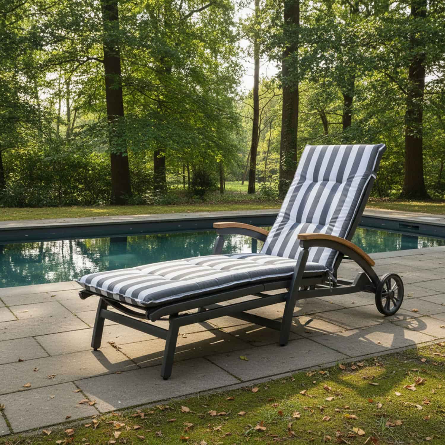 Ligbed met gestreept kussen 200x60cm - Carlos grey