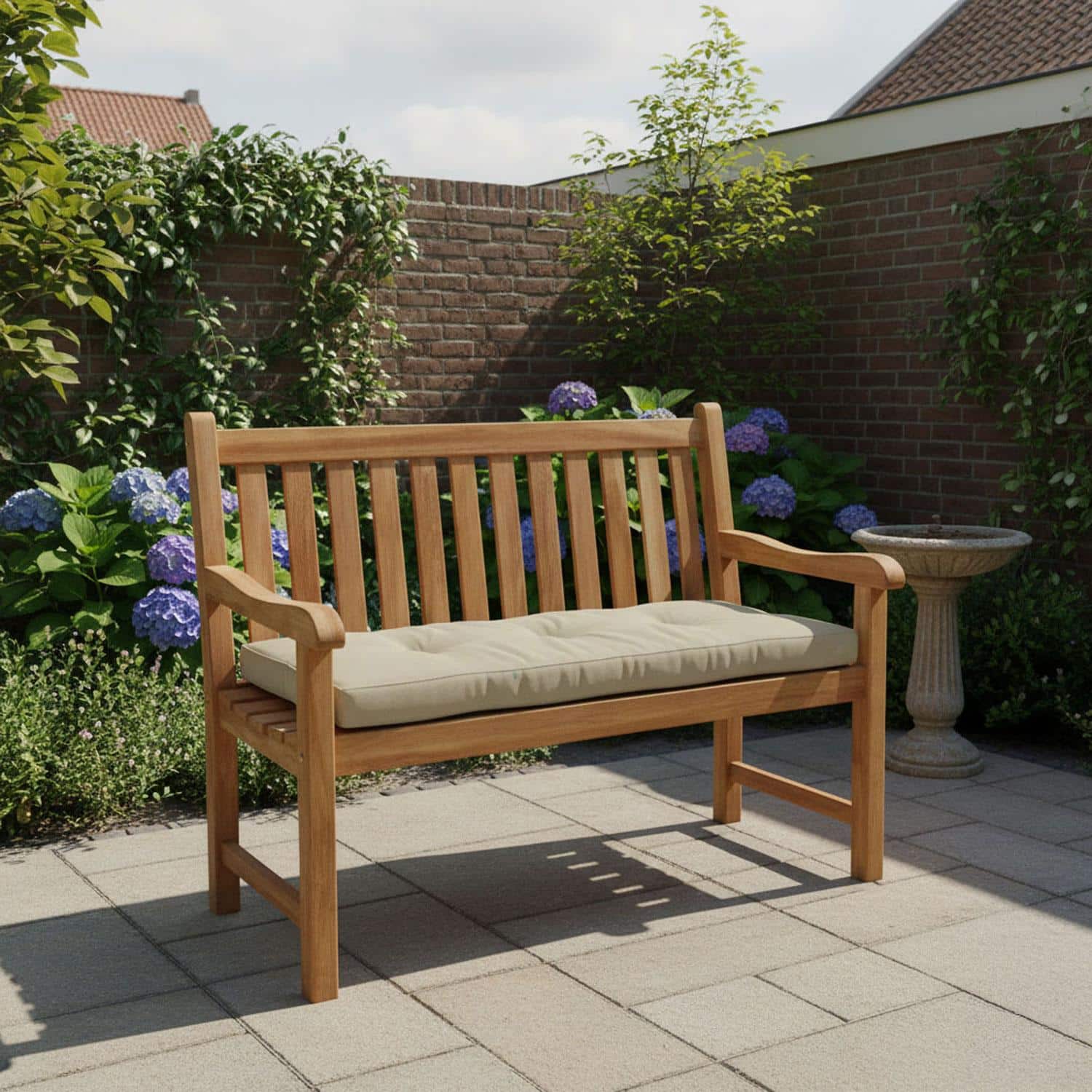 Licht ecru loungekussen op houten bank 120x60cm - Ribera naturel (waterafstotend)