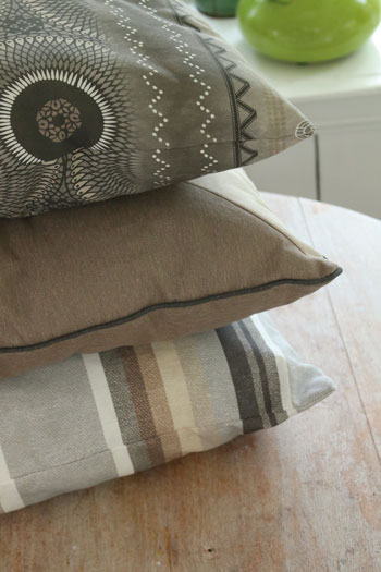 Taupe kussens